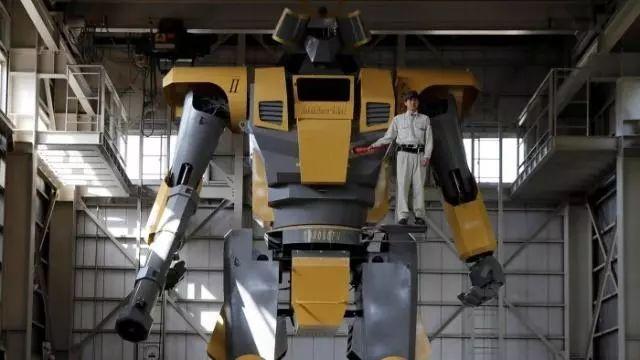 机器人vs日本刀手